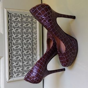 Joan & David size 7½ faux croc print heel brown & violet